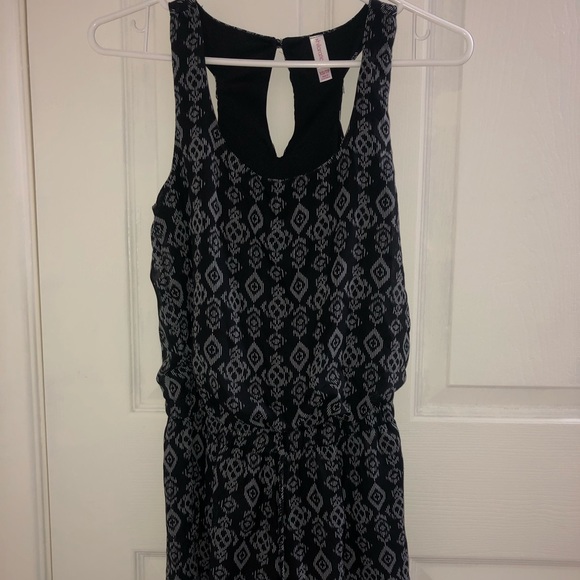 NWOT Xhilaration patterned romper - Picture 1 of 3